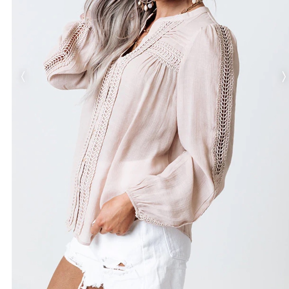 NWOT Eyelet patterned neutral tone blouse size S